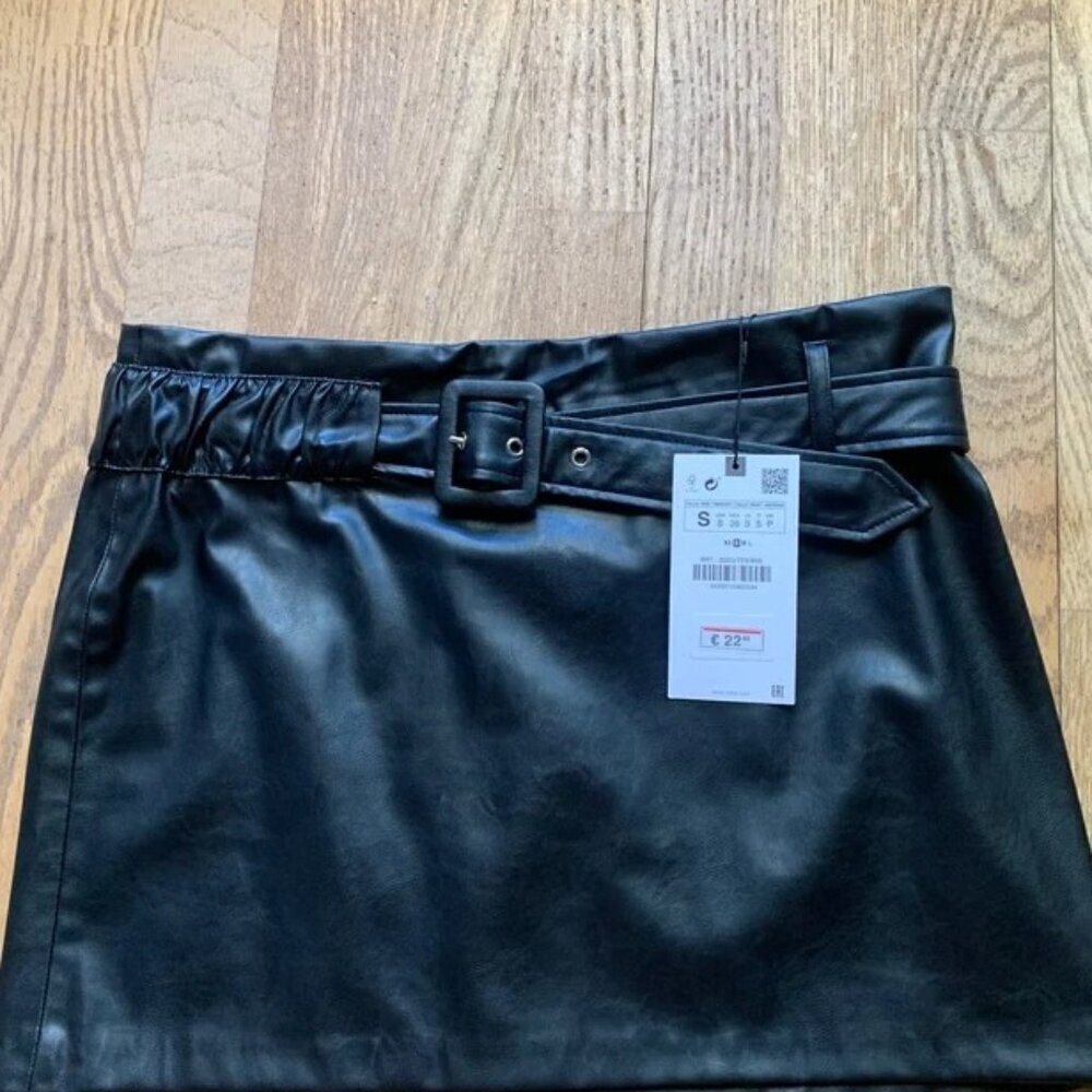 ZARA Black faux leather mini skirt from SIZE S 2220/723/800